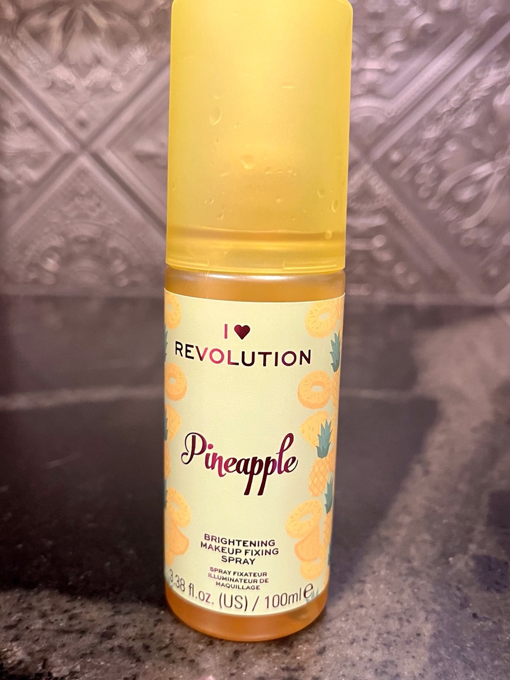 I Heart Revolution Pineapple Brightening Makeup Fixing Spray